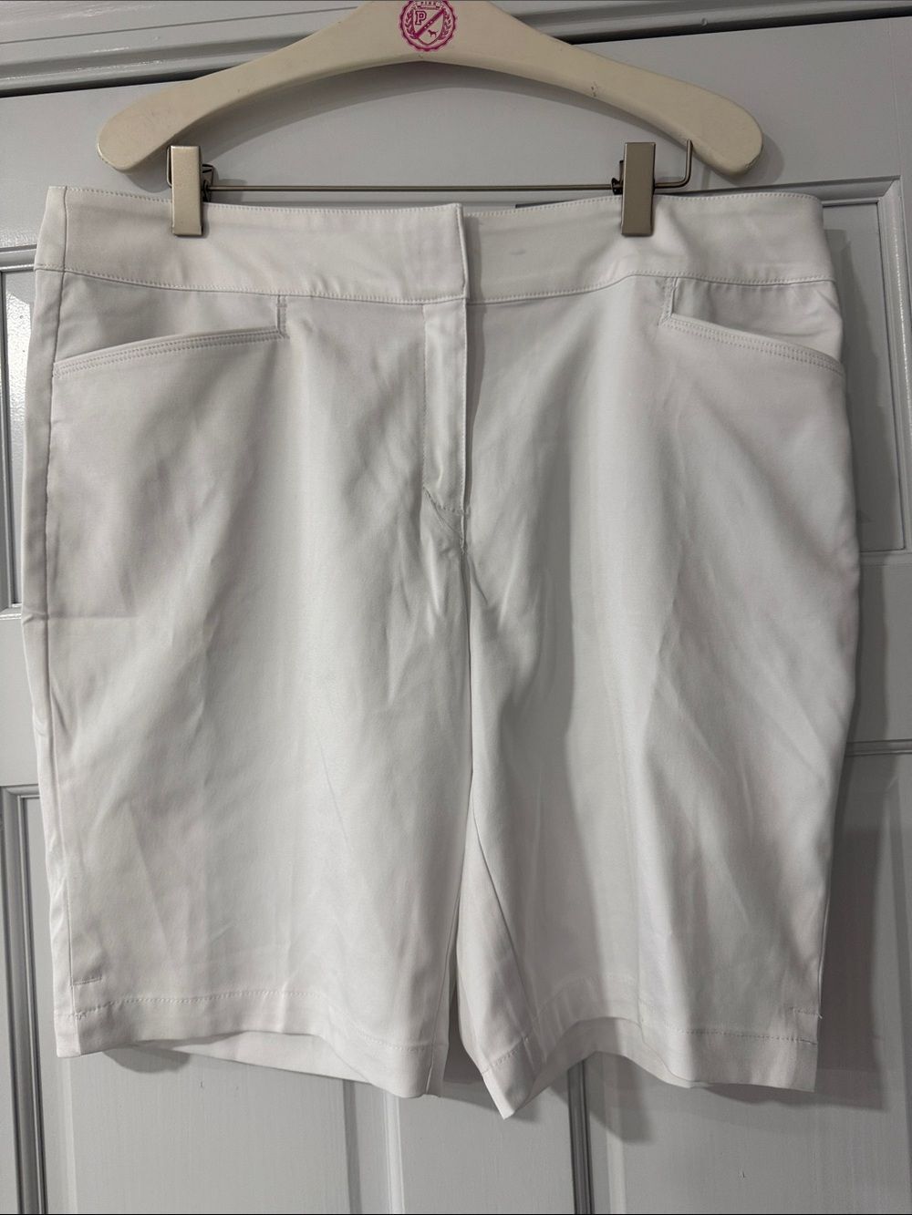PGA Tour Women’s Golf Short Comfort Stretch Size 12 White  UPF 50  MSRP $68